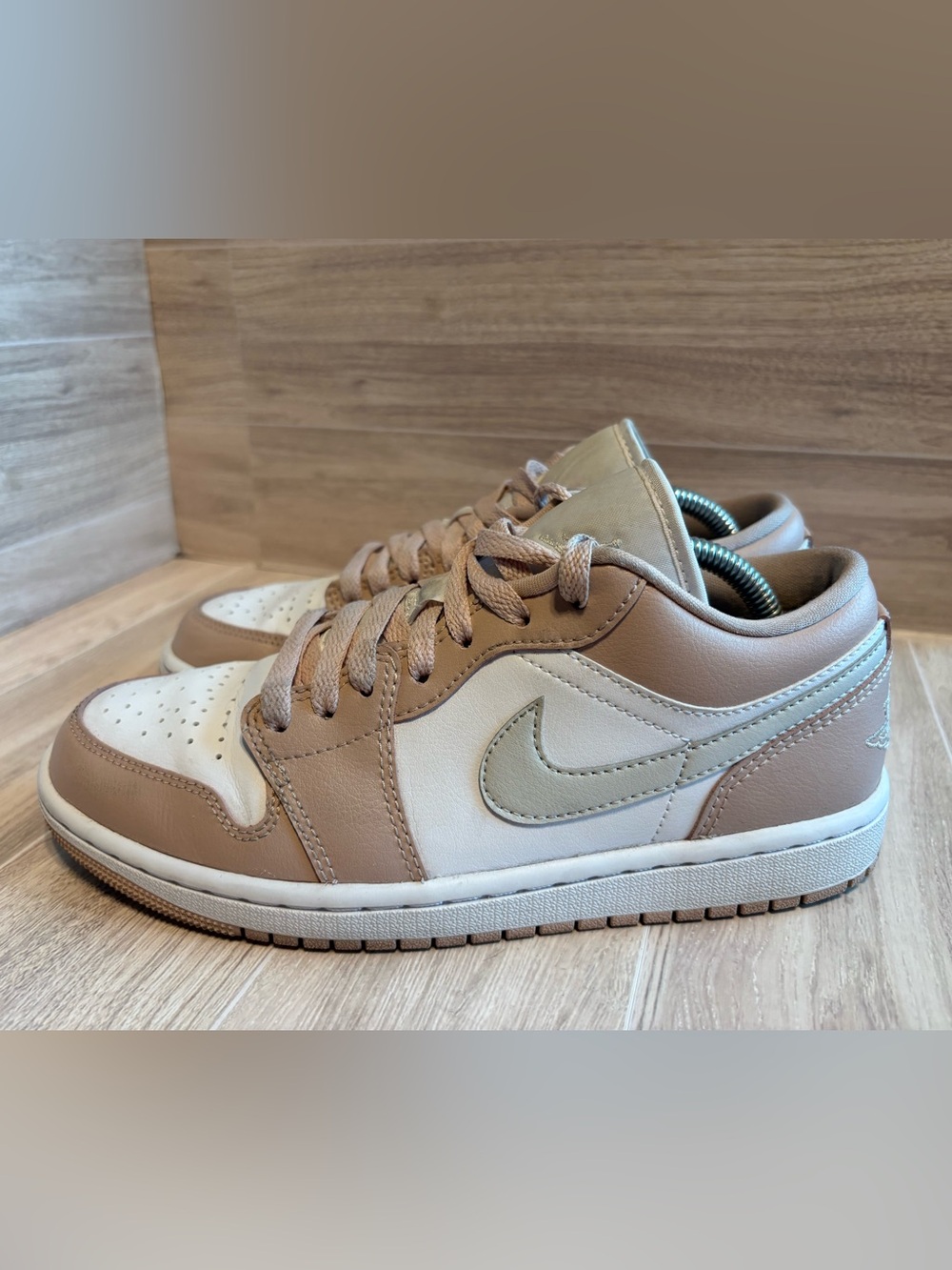 Jordan 1 Low womenβs shoes particle beige womenβs shoes size 7 DC0774 120